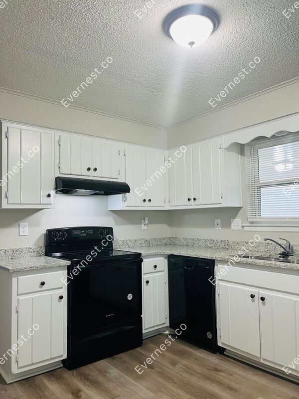 Foto del edificio - 3260 Briarwood Dr