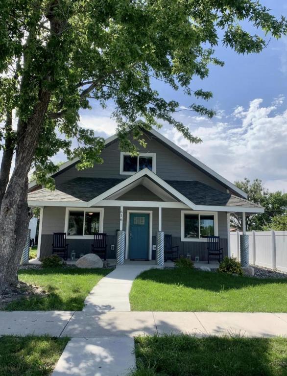 616 Cottonwood Ave, Laurel, MT 59044 House Rental in Laurel, MT