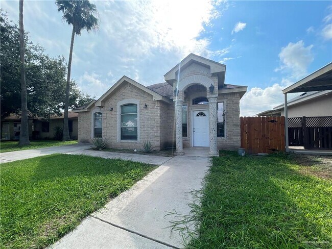 Building Photo - 520 N Montemorelos Dr