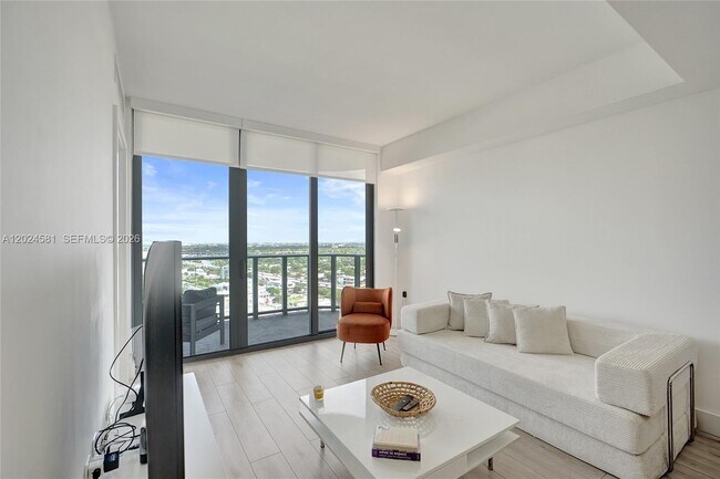 Foto del edificio - 121 NE 34th St