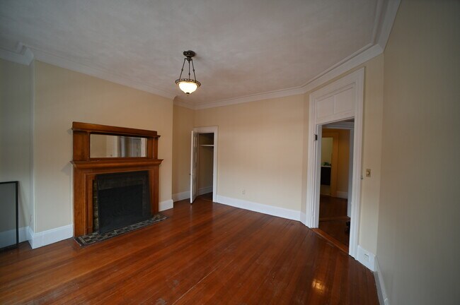 Building Photo - 1513 Washington St