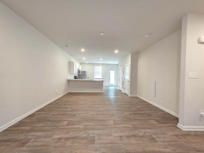 Foto del edificio - 426 Creekbed Cir