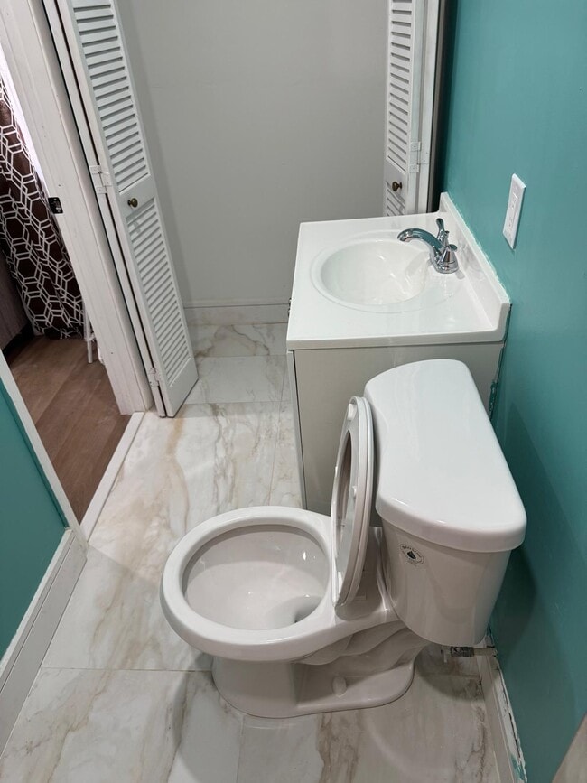 Foto del edificio - 6842 NW 14th Ct
