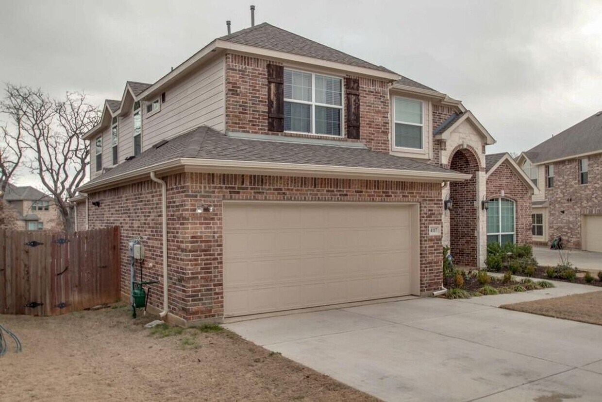 Foto del edificio - 4117 Autumn Path Rd