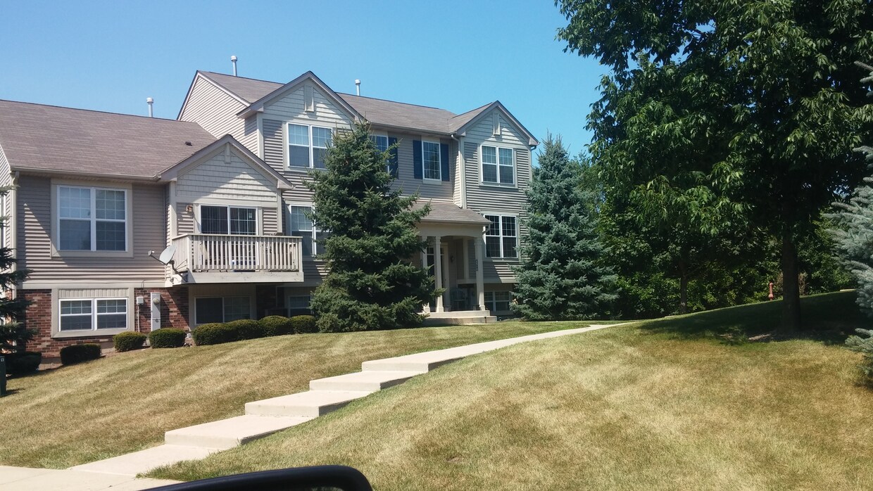 MAIN ENTRANCE - 28774 W Pondview Dr