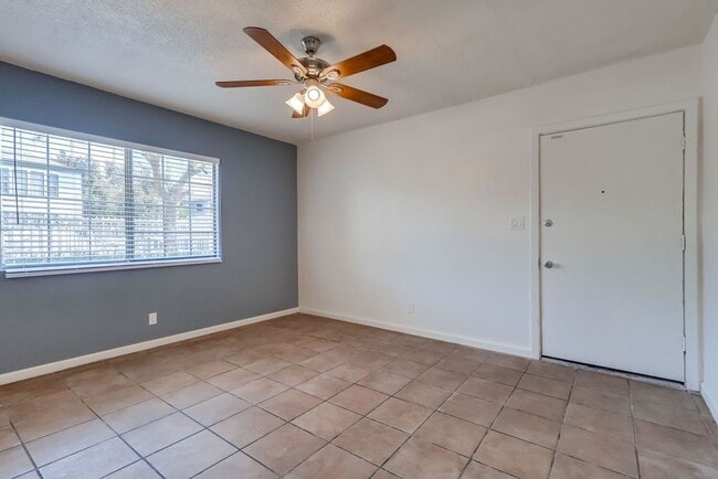 Interior Photo - 2419 S Ridgeley Dr (B)