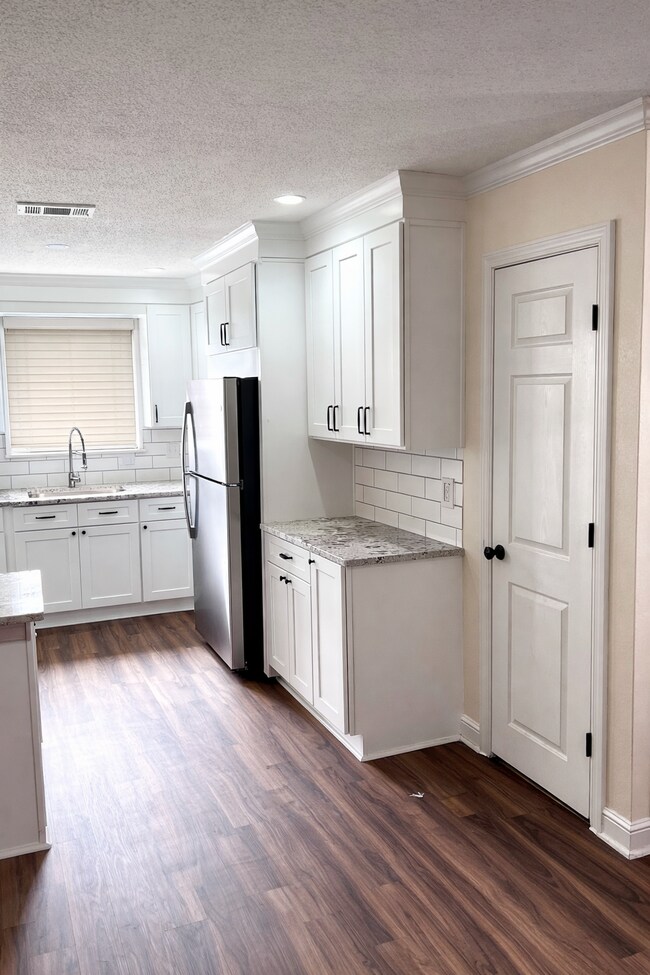 Foto del edificio - 1206 King Henry Dr