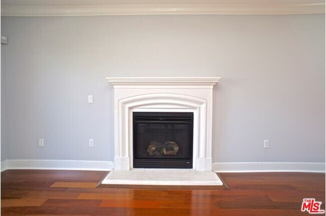 Building Photo - 1446 Armacost Ave