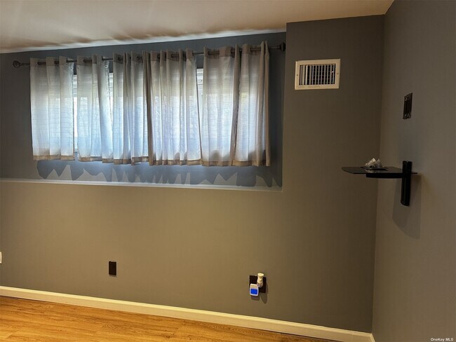 Foto del edificio - 511 Freeman Ave