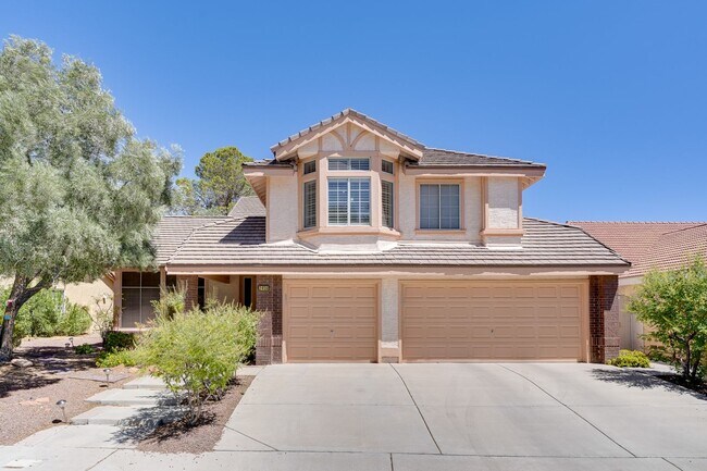Foto del edificio - Luxury Meets Comfort in This Beautiful 4-Bedroom Retreat