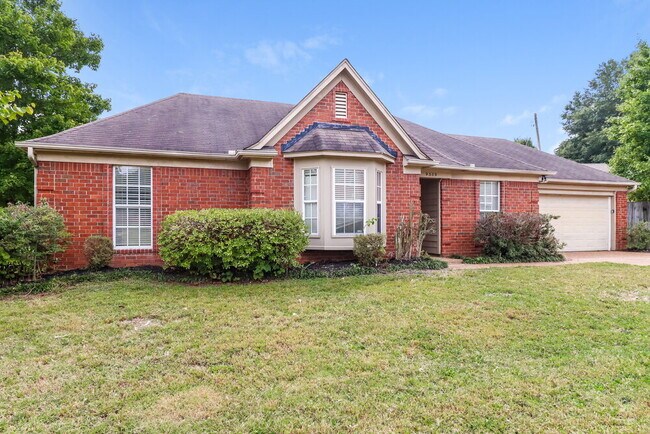 Foto del edificio - 9309 Garden Woods Cove