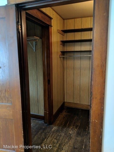 Foto del edificio - 302 S Madison St