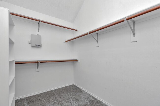 Building Photo - 4517 Mustang Dr