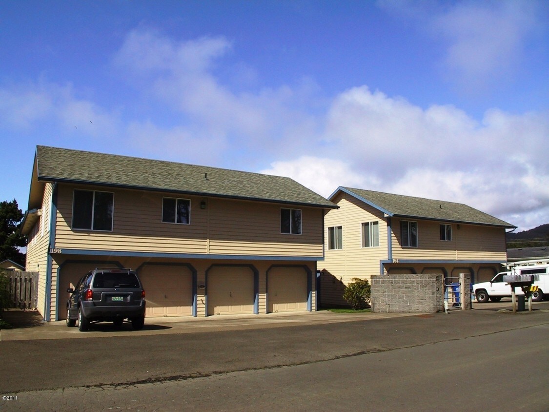 194198 NW 60th St, Newport, OR 97365 Apartments in Newport, OR