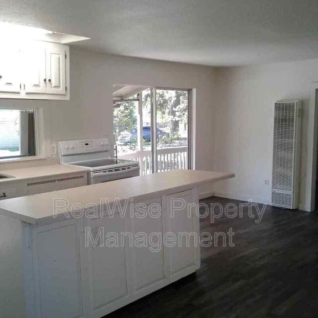 Building Photo - 1483 Fruitdale Dr