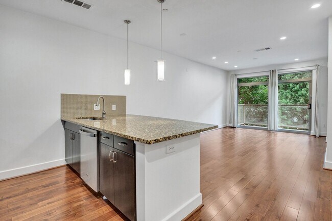Interior Photo - 1045 Piedmont Avenue Apartments