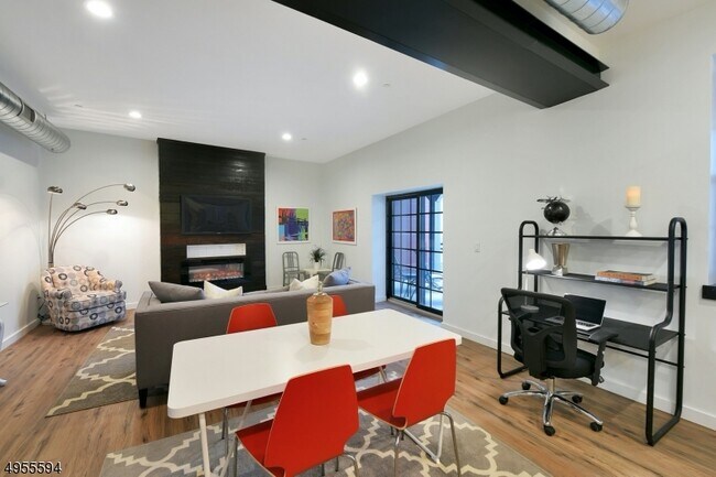Foto del edificio - 8 Personette St