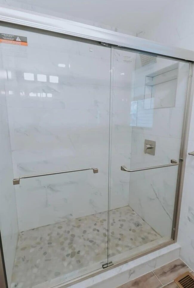 Building Photo - 32 Irving St