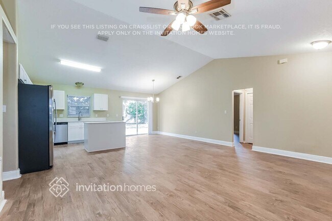 Foto del edificio - 423 Woodview Dr