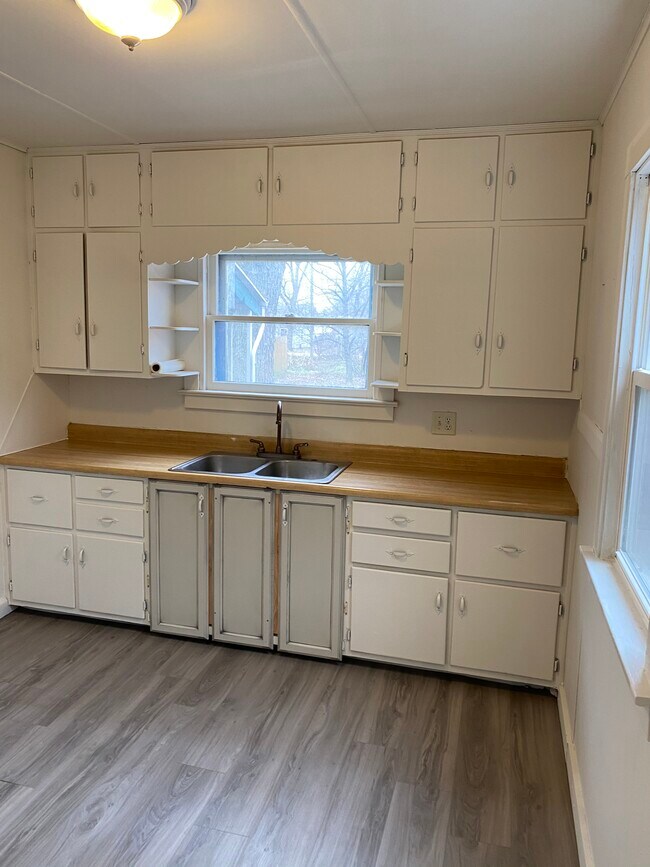 Foto del edificio - 605 W Mishawaka Rd