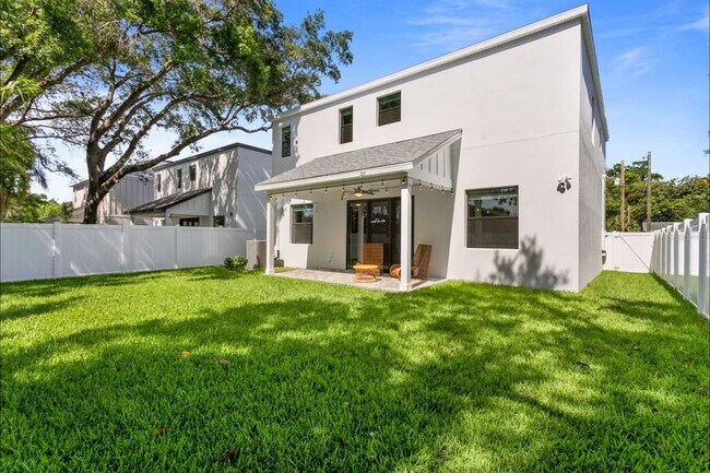 Foto del edificio - 914 N Newport Ave
