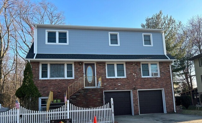 Foto del edificio - 67 Bertolotto Ave