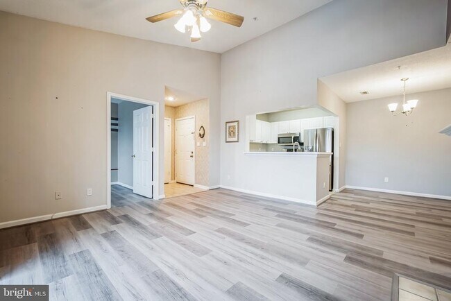 Foto del edificio - 20281 Beechwood Terrace