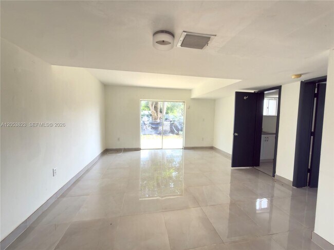 Foto del edificio - 14010 NE 3rd Ct