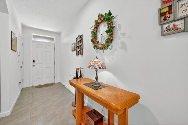 Foto del edificio - 543 SW Whitmore Dr