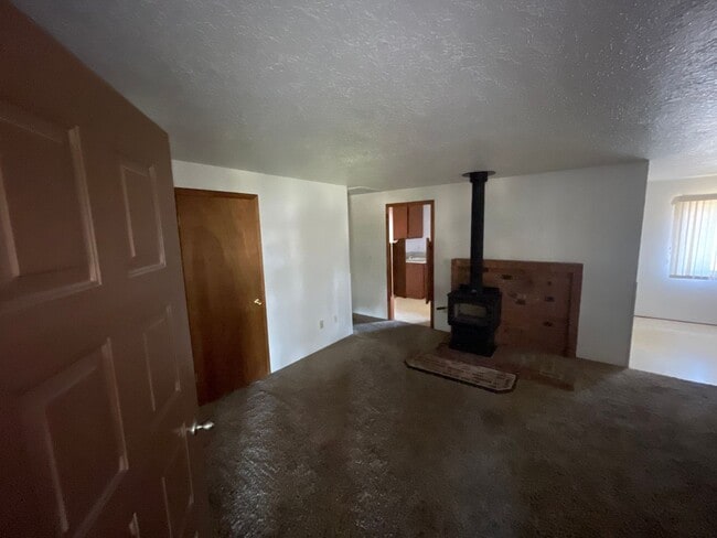 Building Photo - Stovall Ewen Duplex