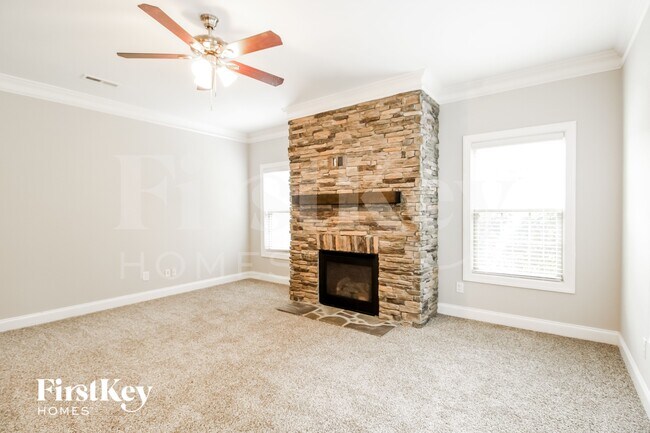 Foto del edificio - 4669 Pebble Lake Dr