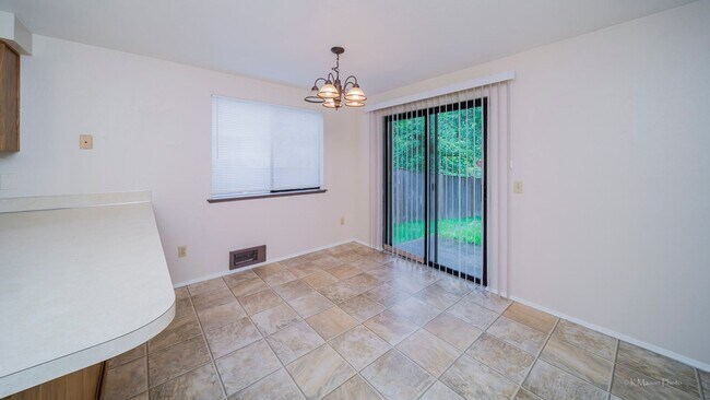 Foto del edificio - Cozy Rambler 3bed 2bath with Fully Fenced ...