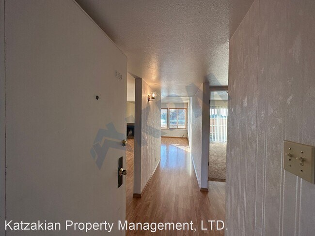Foto del edificio - 2 br, 2 bath House - 3790 W. Benjamin Holt...