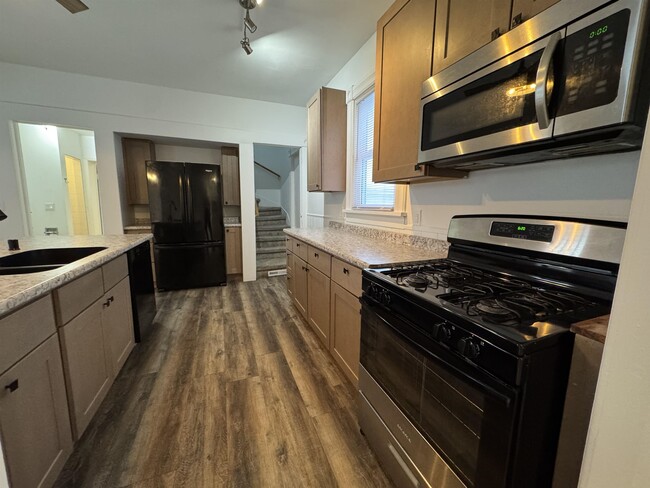 Building Photo - 122 North St