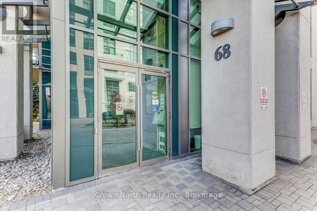 Building Photo - 68 Grangeway Ave