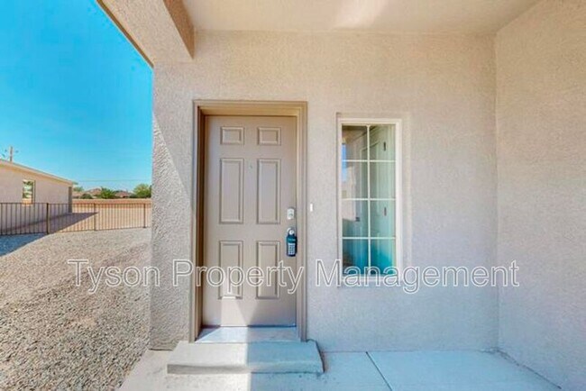 Building Photo - 8220 San Pedro Dr NE