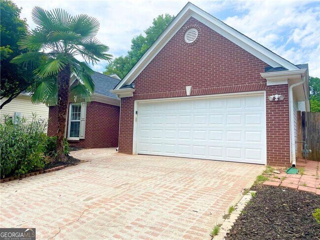 Foto del edificio - 2715 Sterling Creek Ct