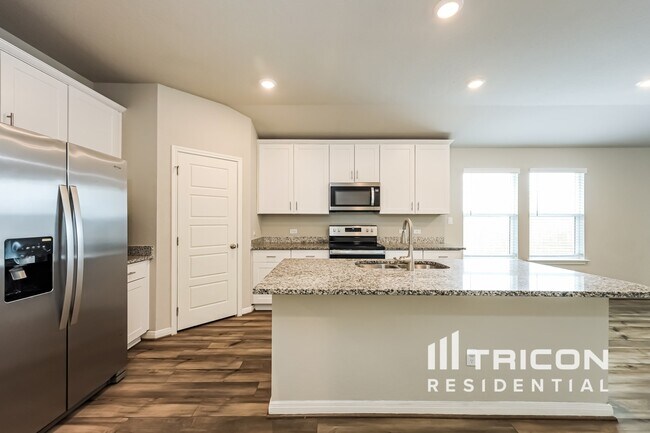 Foto del edificio - 13523 Paxton Blvd
