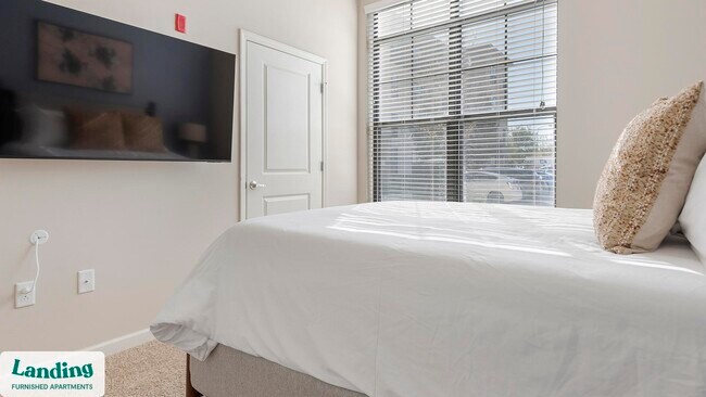 Foto del edificio - 4050 W Pine Blvd