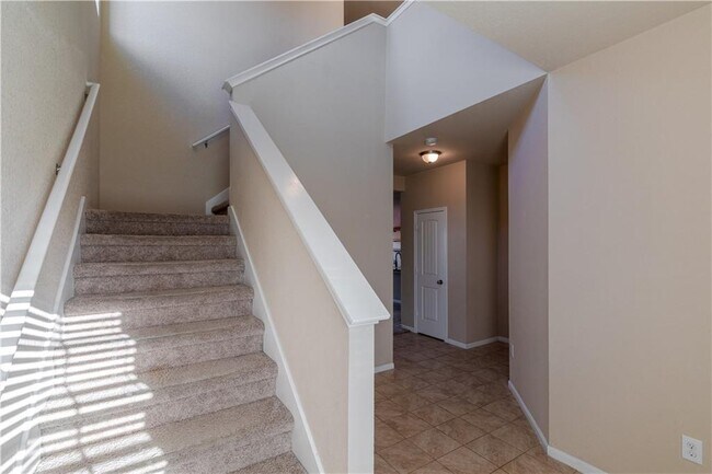 Building Photo - 137 Moulins Ln