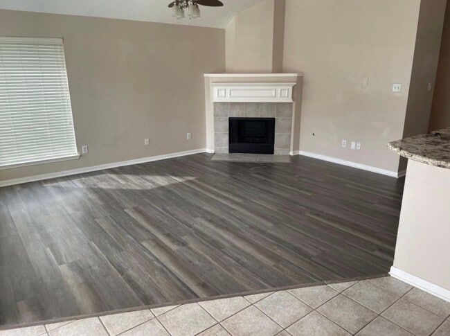 Building Photo - 15119 Wimberly Park Dr