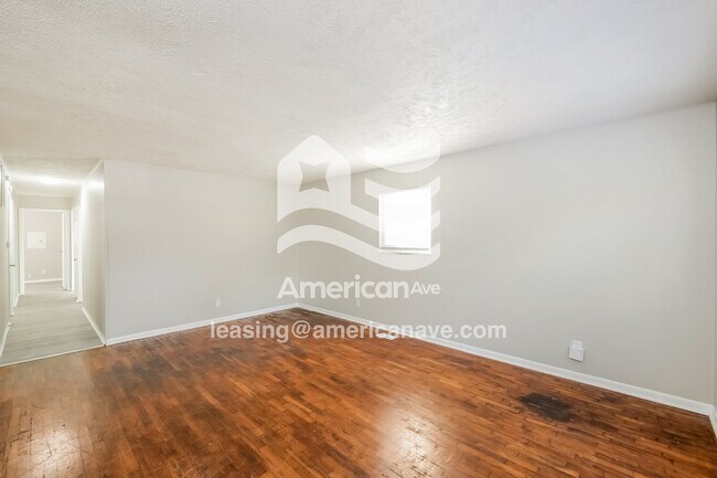 Foto del edificio - 3135 Forest Manor Ave