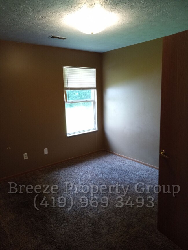 Building Photo - 2975 Megan Cir