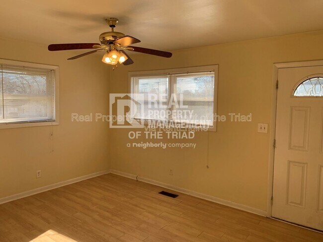 Foto del edificio - 903 E Bragg St