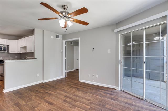 Building Photo - 18333 Roehampton Dr