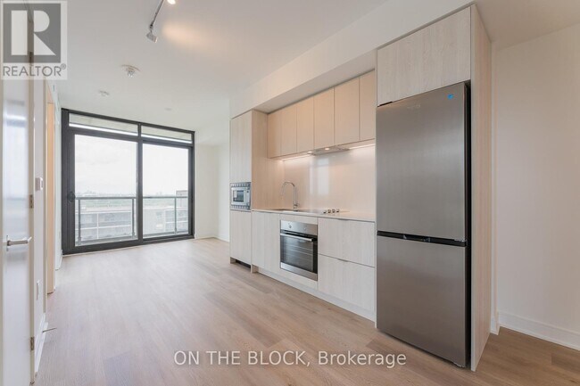 Photo du bâtiment - 86 Dundas St E