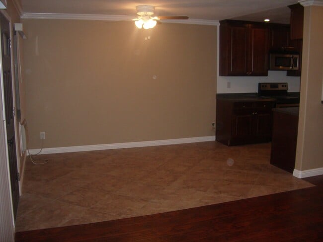 Building Photo - 310 S Miraleste Dr