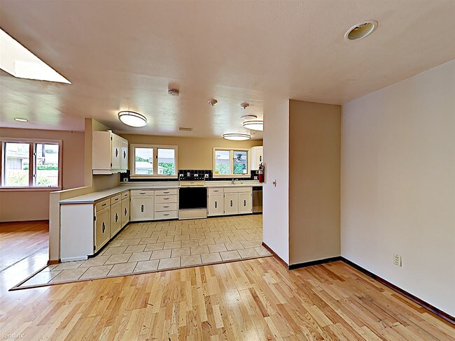 Building Photo - 4 br, 2 bath House - 1305 S 22nd Ave