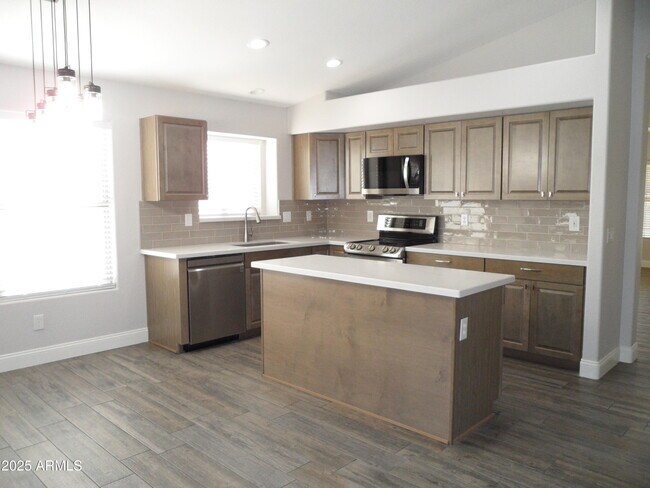 Foto del edificio - 7864 E Osage Ave