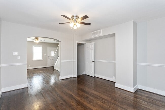 Foto del edificio - 7704 Gough St